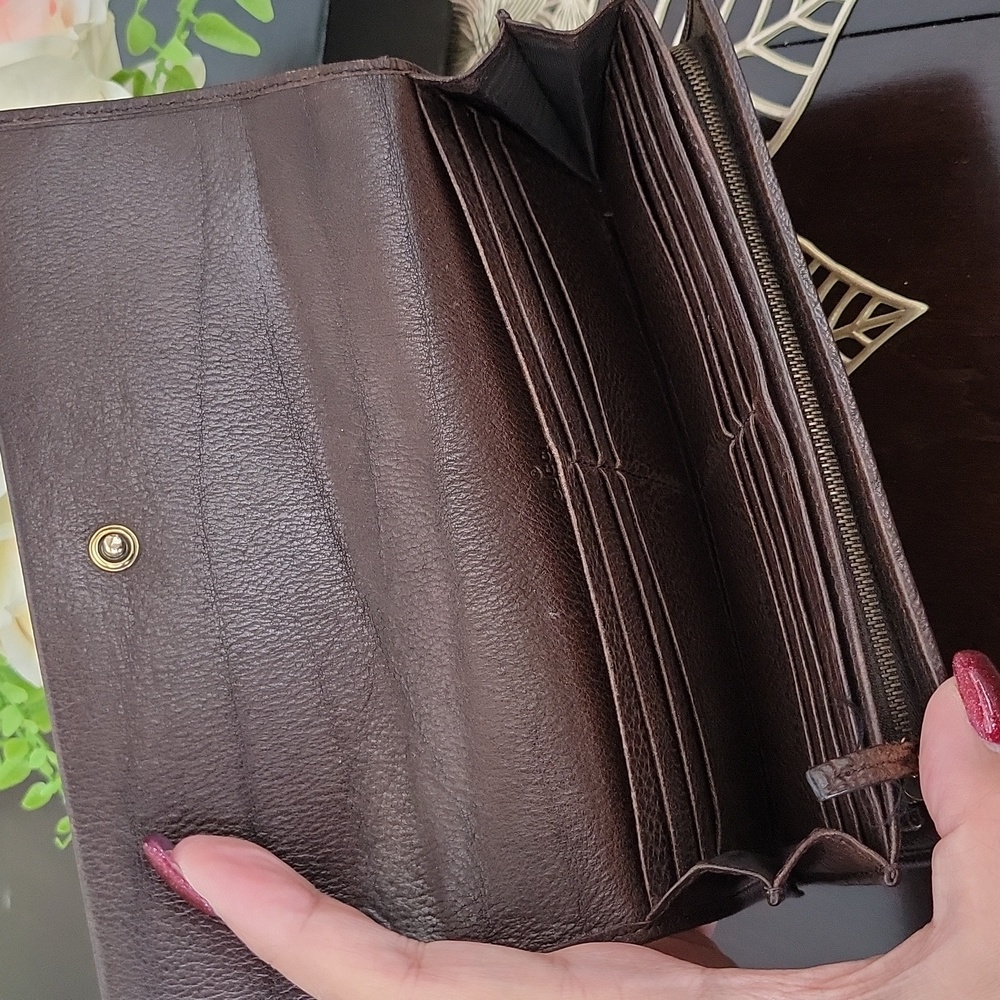 Authentic Gucci compact wallet - Picture 5 of 8